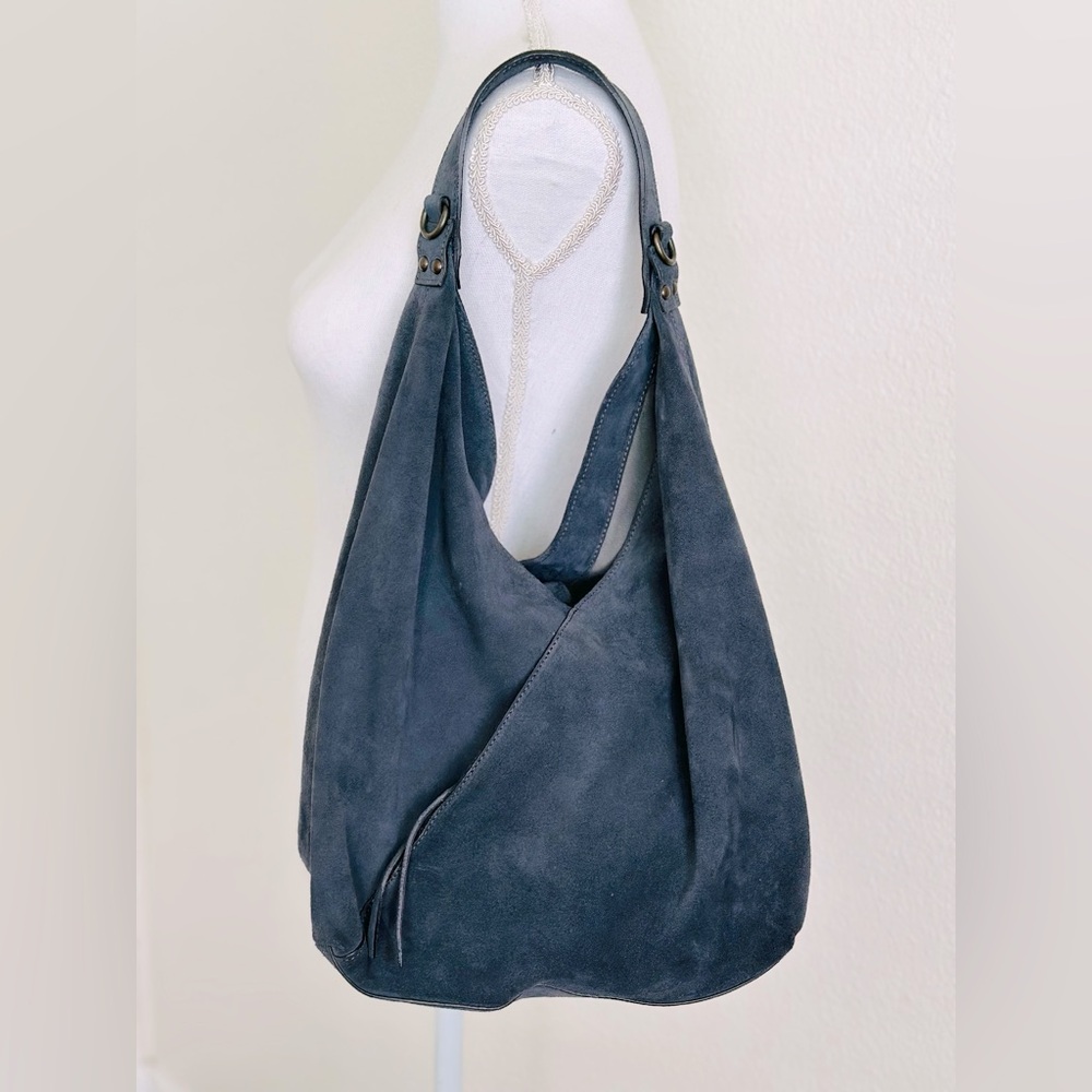 Sundance. Slouch suede Leather Shoulder Bag. Made in Italy.